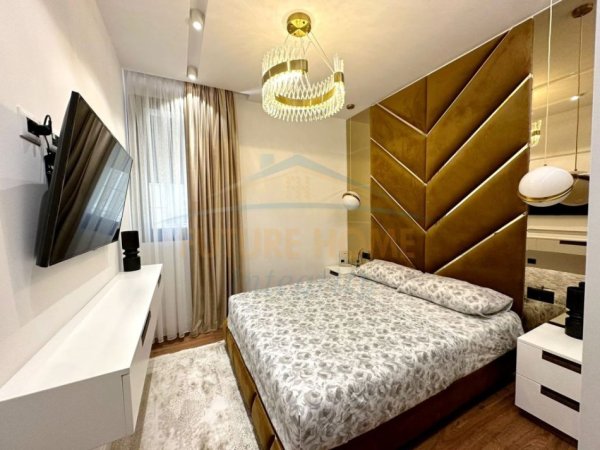 Tirane, jepet me qera apartament 3+1+2+2 Post Parkimi Kati 1, 150 m² 4.000 € (TEG)