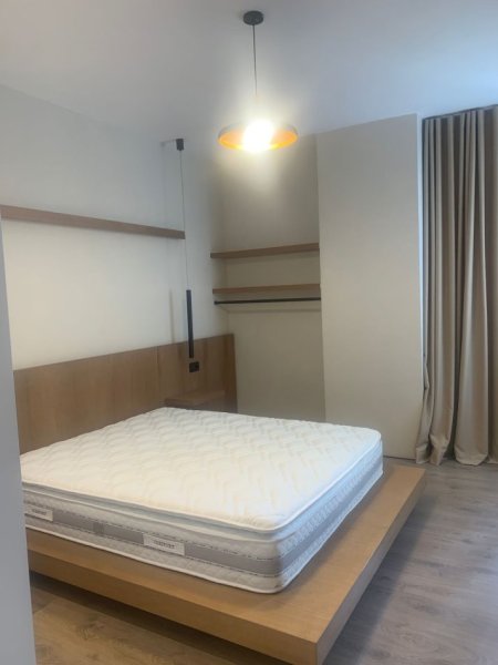 Tirane, jepet me qera apartament 1+1+Ballkon Kati 6, 75 m² 500 € (Yzberisht)