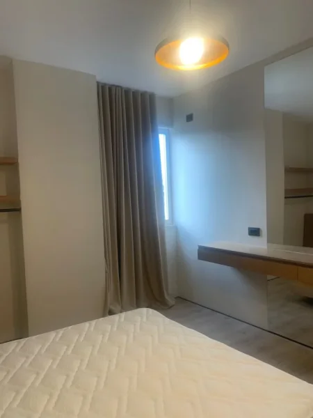 Tirane, jepet me qera apartament 1+1+Ballkon Kati 6, 75 m² 500 € (Yzberisht)