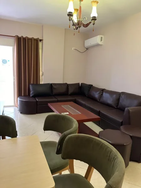 Vlore, jepet me qera apartament 1+1+Ballkon Kati 0, 70 m² 40 € (Dhimiter konomi)