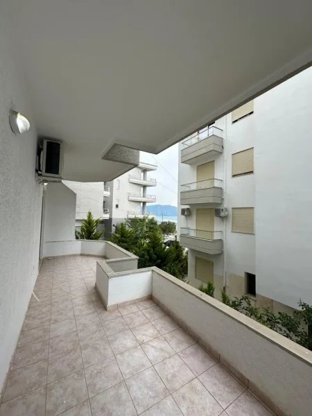 Vlore, jepet me qera apartament 1+1+Ballkon Kati 0, 70 m² 40 € (Dhimiter konomi)