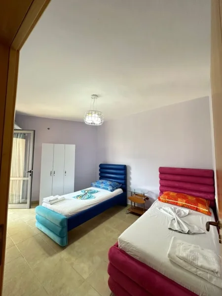 Radhime - Orikum, jap me qera apartament 2+1+Ballkon Kati 1, 50 €