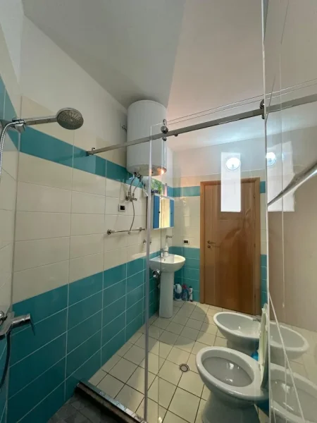 Radhime - Orikum, jap me qera apartament 2+1+Ballkon Kati 1, 50 €