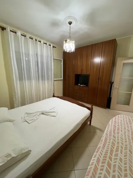 Vlore, jap me qera apartament 1+1+Ballkon Kati 3, 70 m² 50 € (Bulevardi Ismail Qemali)