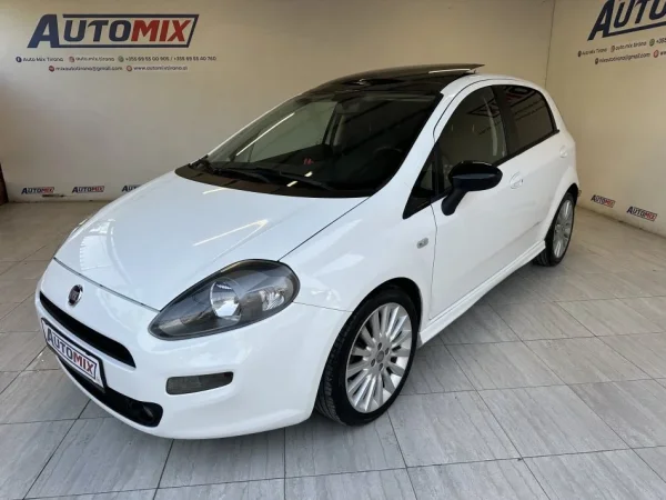 Tirane, shes makine FIAT GRANDE PUNTO Nafte, e bardhë manuale Klima 221.000 km 4.600 €