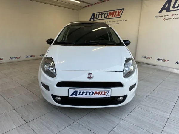 Tirane, shes makine FIAT GRANDE PUNTO Nafte, e bardhë manuale Klima 221.000 km 4.600 €