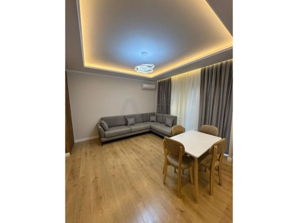 Tirane, jepet me qera apartament 1+1+Ballkon Kati 5, 65 m² 600 € (don bosko)