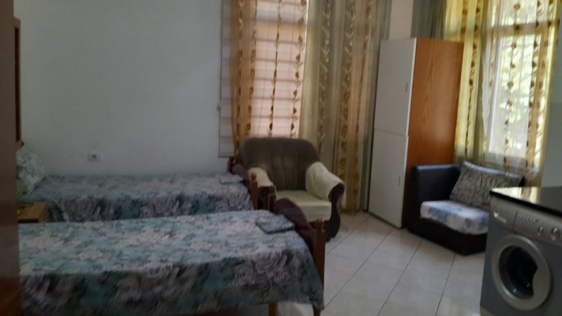 Tirane, Garsoniere me qira 30 m² 198 € (Fuat Toptani)