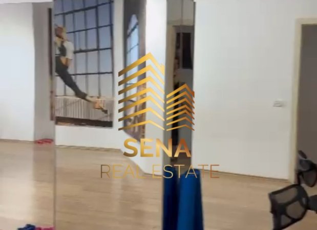 Tirane, jepet me qera ambjent biznesi Kati 0, 130 m² 1.200 € (– Rruga e Kosovareve)