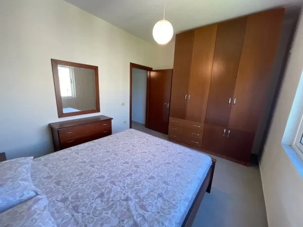 Durres, jepet me qera apartament 2+1+Ballkon Kati 5, 120 m² 400 € (Shkembi Kavajes)