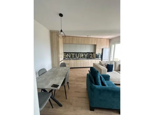 Tirane, jepet me qera apartament 2+1 Kati 4, 113 m² 530 € (liqeni i thate)