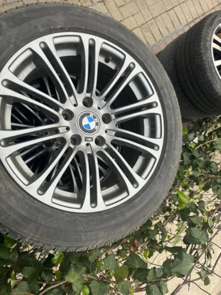 Tirane, shes gome dhe disk disqe BMW r17 per shitje , 400 €