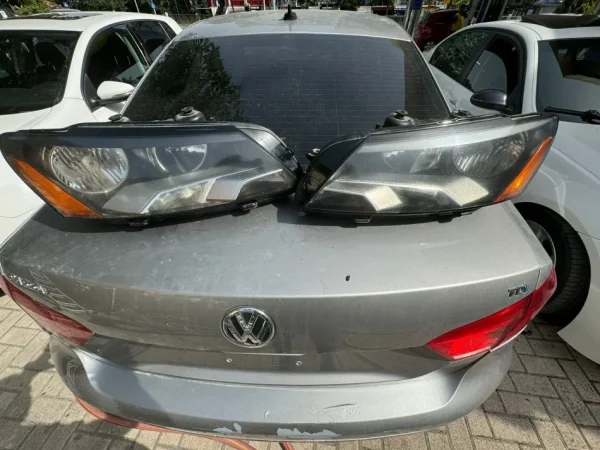 Tirane, shes fener pasati amerikan 350 €