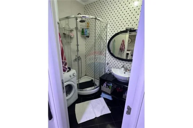 Tirane, shitet apartament 2+1 Kati 2, 94 m² 122.000 € (Shitet 2+1+2+depo prane Bulevardit Migjeni)