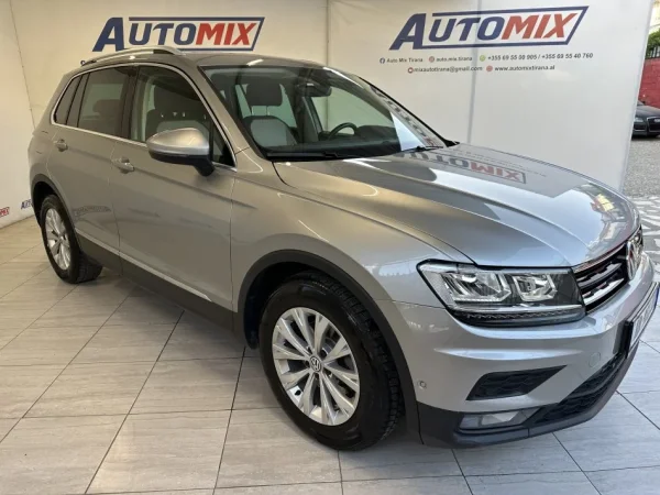 Tirane, shes SUV | Fuoristrad | Xhip VW TIGUAN Nafte, gri metalizato automatik Klima 121.000 km 23.900 €