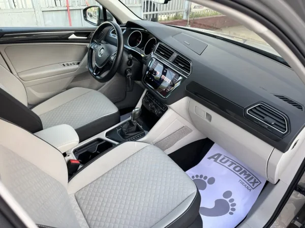 Tirane, shes SUV | Fuoristrad | Xhip VW TIGUAN Nafte, gri metalizato automatik Klima 121.000 km 23.900 €