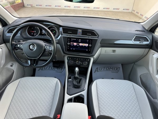 Tirane, shes SUV | Fuoristrad | Xhip VW TIGUAN Nafte, gri metalizato automatik Klima 121.000 km 23.900 €