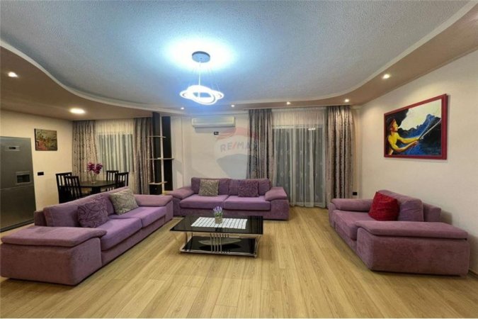 Tirane, jepet me qera apartament 2+1 , 111 m² 550 € (Apartament 2+1 ne Fresk, Restorat Fresku)