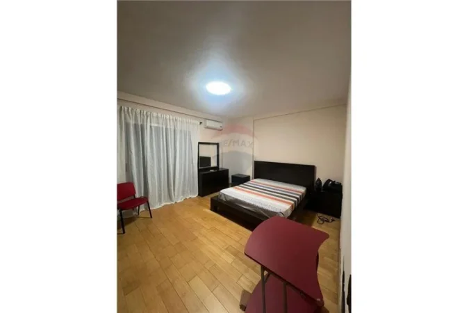 Tirane, jepet me qera apartament 2+1 , 111 m² 550 € (Apartament 2+1 ne Fresk, Restorat Fresku)