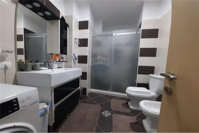 Tirane, jepet me qera apartament 2+1 Kati 5, 119 m² 500 € (Jepet me qira apartament 2+1+2 ne Fresk)