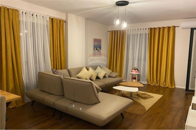 Tirane, jepet me qera apartament 2+1 Kati 5, 100 m² 600 € (QIRA APARTAMENT 2+1+2 KOMPLEKSI ASL!)