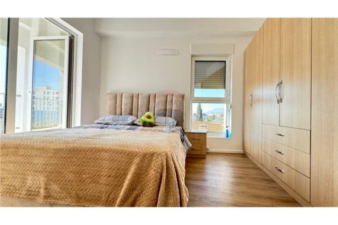 Tirane, jepet me qera apartament 1+1 , 65 m² 350 € (Apartament 1+1 per qira tek Kompleksi Mangalem!)