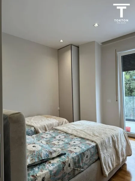 Tirane, shitet apartament 2+1 Kati 4, 115 m² 235.000 € (Kinostudio)