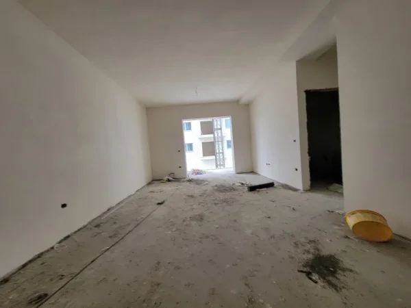 Tirane, shes apartament duplex 2+1+Ballkon Kati 2, 125 m² 180.000 € (Rruga Studenti)