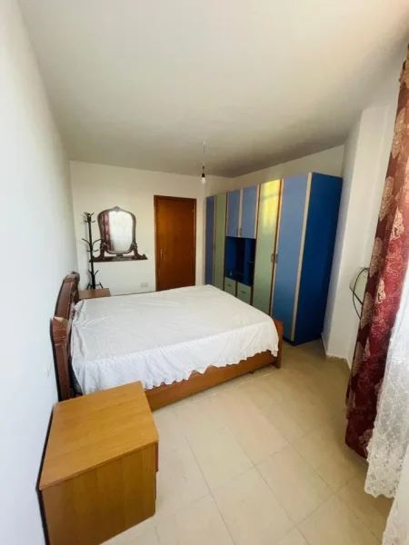 Tirane, jepet me qera apartament 1+1 Kati 9, 80 m² 350 € (Kombinat)
