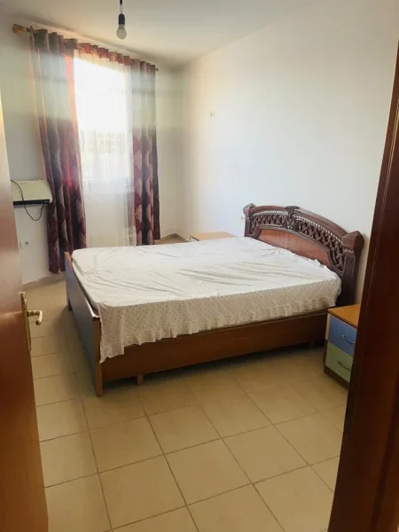 Tirane, jepet me qera apartament 1+1 Kati 9, 80 m² 350 € (Kombinat)