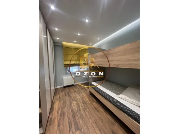 Jepet me Qira Apartament 2+1+2 me Post Parkimi tek Kompleksi Kika 2!