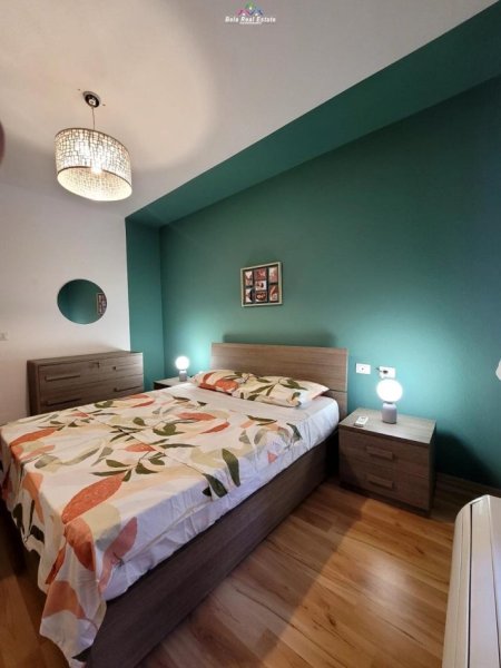 Tirane, jepet me qera apartament 2+1 Kati 6, 110 m² 1.500 € (blloku)