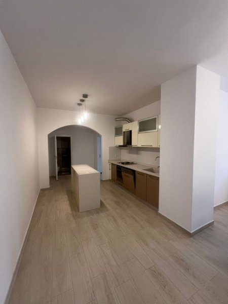 Tirane, jepet me qera apartament Kati 4, 110 m² 850 € 