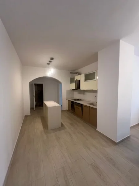 Tirane, jepet me qera apartament Kati 4, 110 m² 850 € 