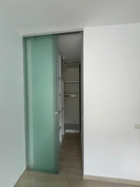 Tirane, jepet me qera apartament Kati 4, 110 m² 850 € 