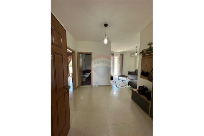 Vlore - Lungomare - Uji i Ftohte, shitet apartament 1+1 Kati 4, 80 m² 90.000 € (Apartament 1+1 ne shitje)