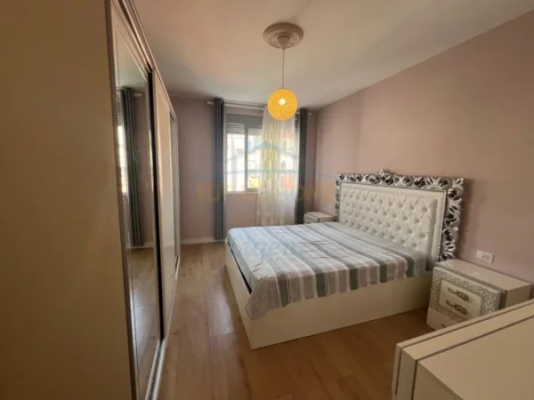 Tirane, jepet me qera apartament 2+1 Kati 6, 83 m² 600 € (Stacioni i Trenit ,Kompleksi Usluga)