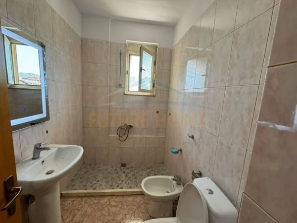 Tirane, shitet apartament 2+1 Kati 6, 95 m² 132.000 € (Unaza e Re)