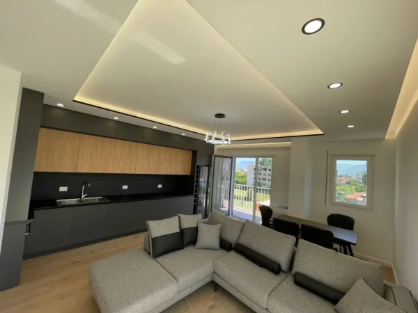 Tirane, jepet me qera DITORE-MUJORE-VJETORE apartament 2+1+Ballkon Kati 4, 160 m² 100 € (teodor keko)