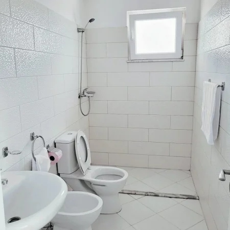Tirane, jepet me qera 1+1+Aneks+Ballkon Kati 6, 85 m² 400 € (SPITALI QSUT)