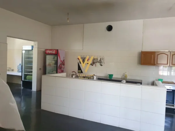 Kavaje, shitet bar-kafe Kati 0, 340 m² 260.000 € (KAVAJË)