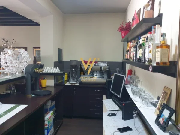 Kavaje, shitet bar-kafe Kati 0, 340 m² 260.000 € (KAVAJË)