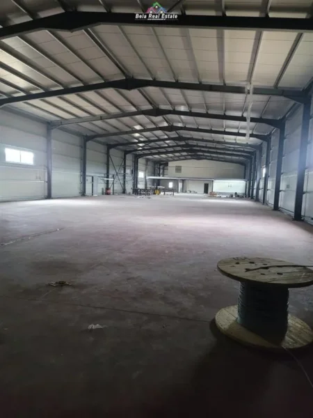 Tirane, shes magazine Kati 0, 3.000 m² 830.000 € (fushe preze)