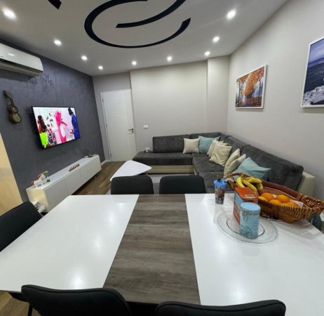 Tirane, jepet me qera apartament 2+1+Ballkon Kati 2, 93 m² 450 € (Besim Alla)