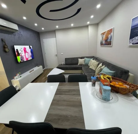 Tirane, jepet me qera apartament 2+1+Ballkon Kati 2, 93 m² 450 € (Besim Alla)