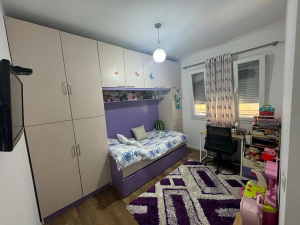 Tirane, jepet me qera apartament 2+1+Ballkon Kati 2, 93 m² 450 € (Besim Alla)