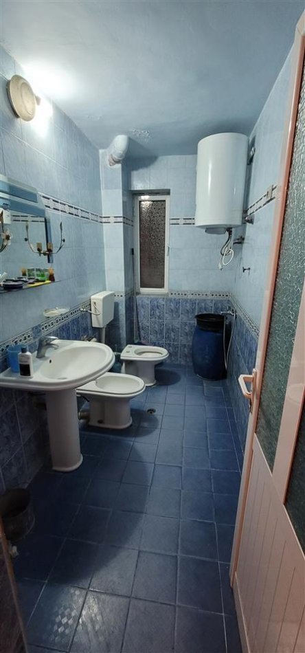 Lushnje, shitet ambjent biznesi Kati 2, 123 m² 60.000 € (Kryqezimi Ypsilonit.)