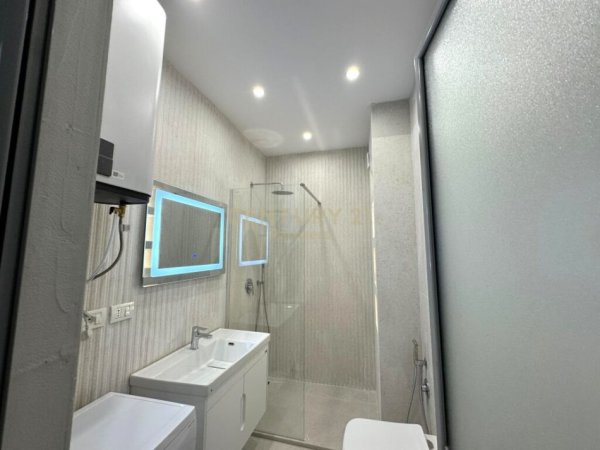 Tirane, jepet me qera apartament 2+1+Ballkon Kati 5, 