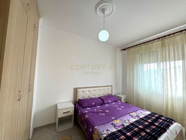 Tirane, jepet me qera apartament 2+1+Ballkon Kati 5, 