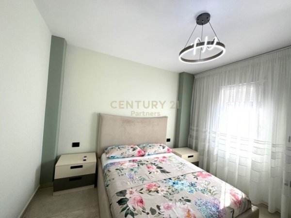 Tirane, jepet me qera apartament 2+1 Kati 6, 100 m² 750 € 